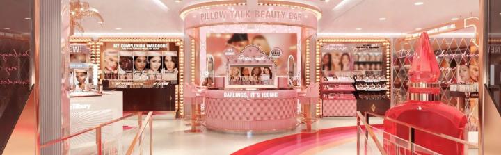 Charlotte Tilbury otwiera nowy butik na Carnaby Street – piękno w wersji profesjonalnej